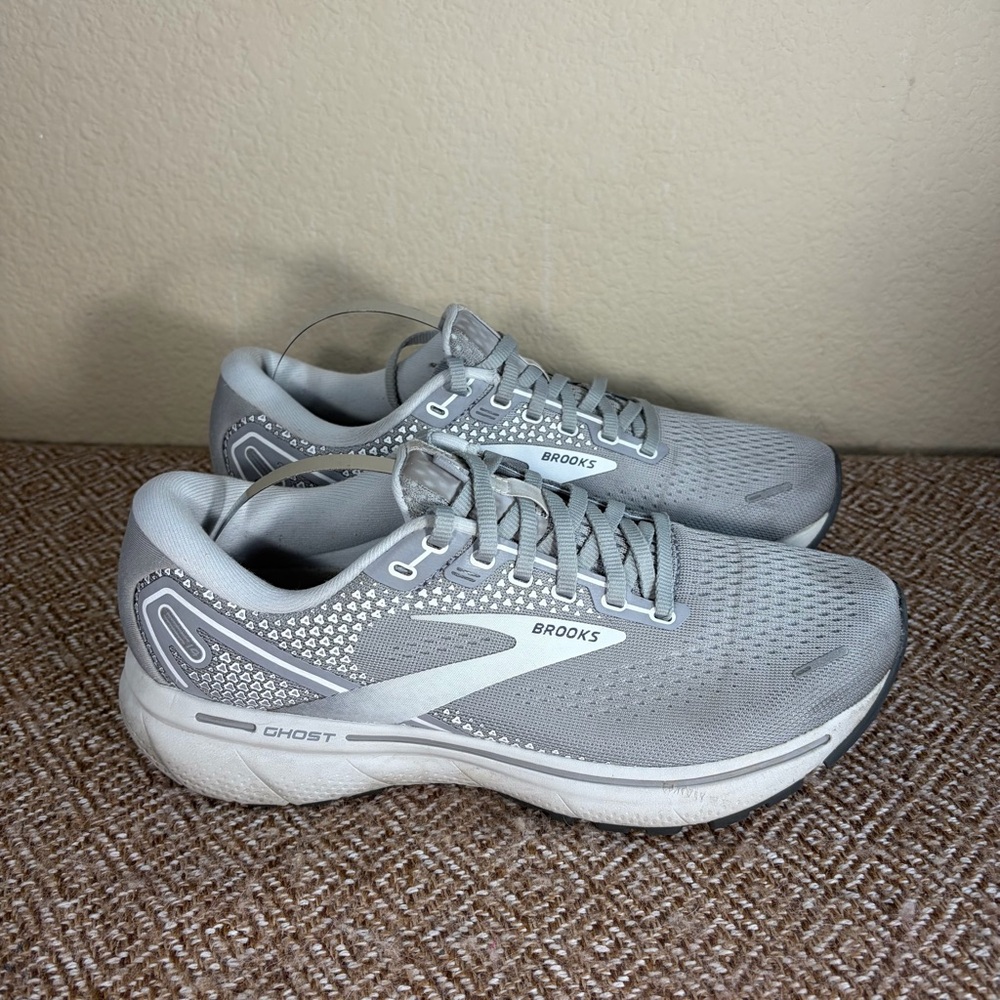 Brooks Ghost 14 Women’s Sz 8.5 B Medium Running  Sneaker Grey Outdoor Gym Comfy